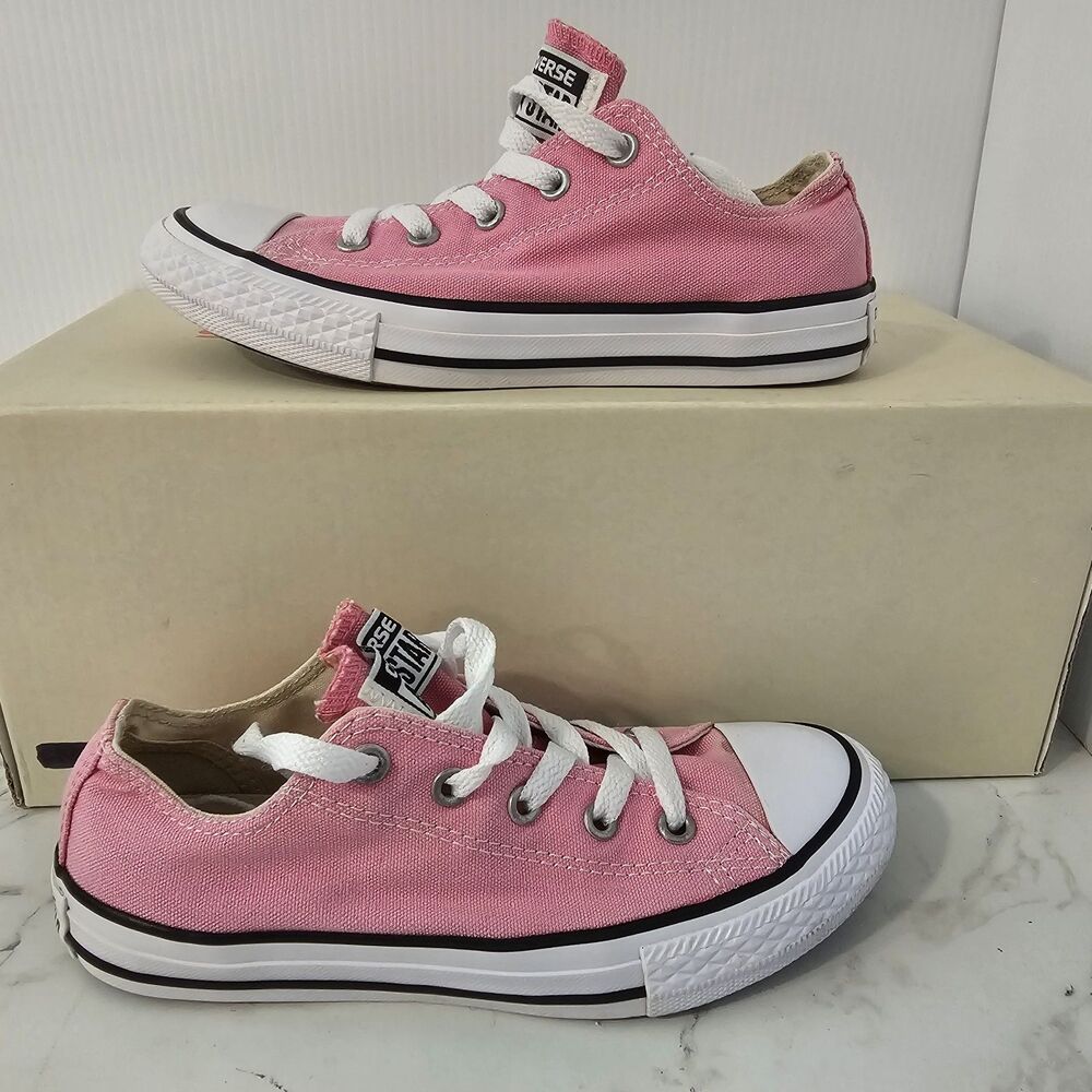 Converse All Star Youth Size 1 Pink Low Top Shoes 3J238